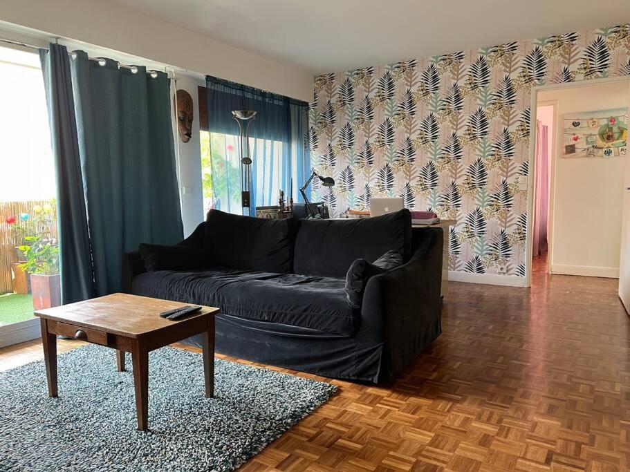 Grand Appartement Avec Balcon Et Parking Gratuit Sur Place Parijs Buitenkant foto