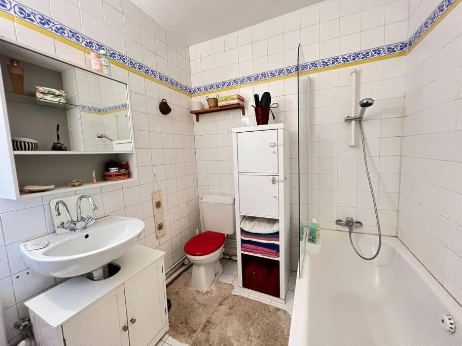 Grand Appartement Avec Balcon Et Parking Gratuit Sur Place Parijs Buitenkant foto